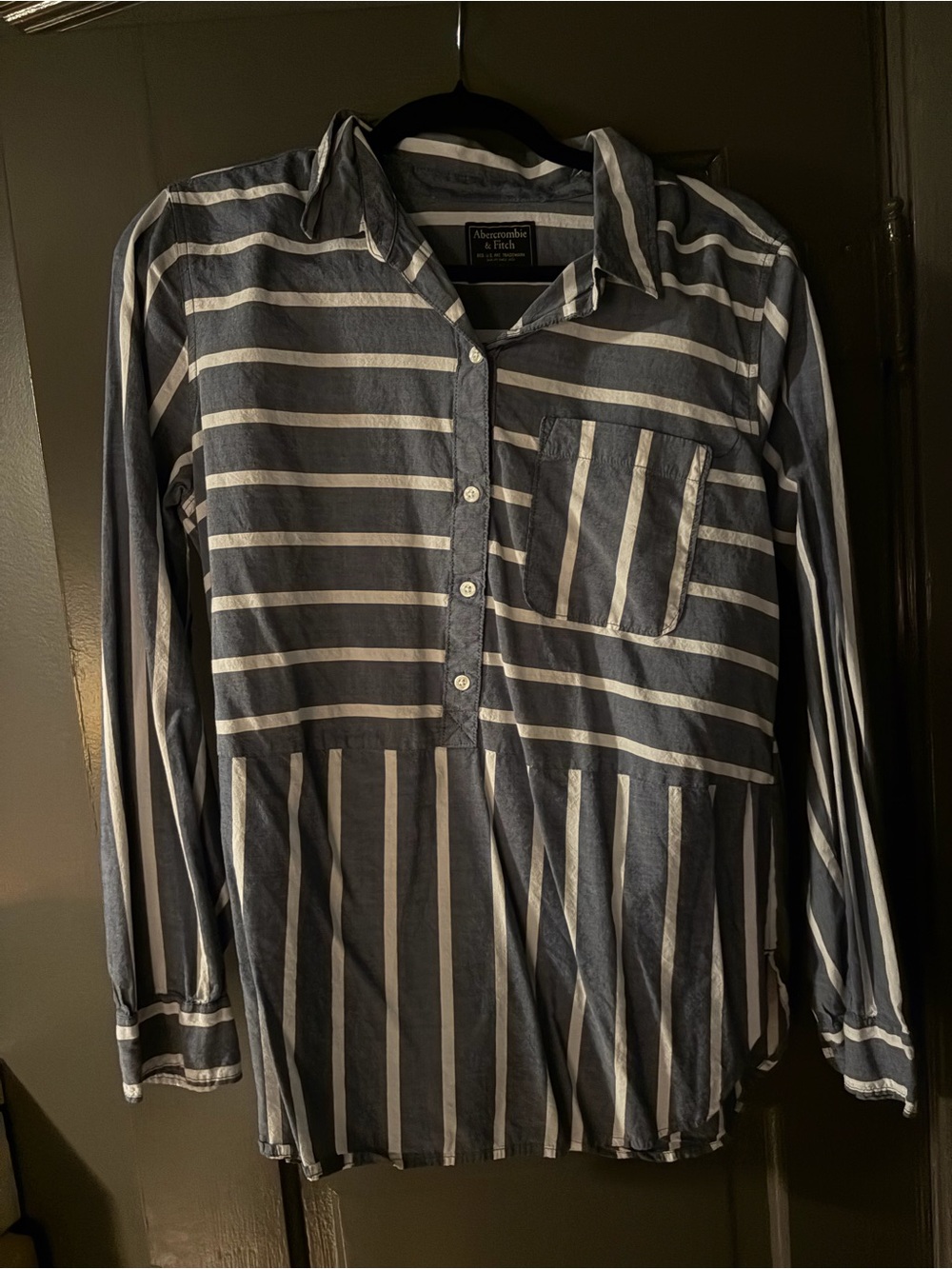 Abercrombie & Fitch Women’s Navy and White Striped Button-Up Shirt